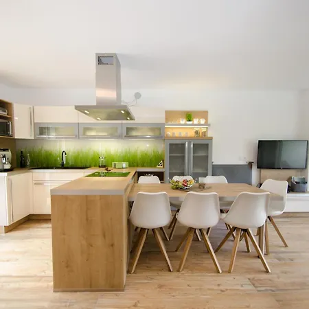 Penthouse Waterside By In One *