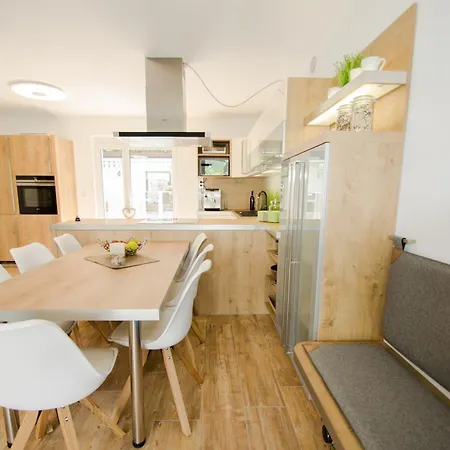 Penthouse Waterside By In One *